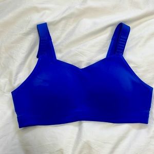 Lululemon sports bra. Like new. 38D